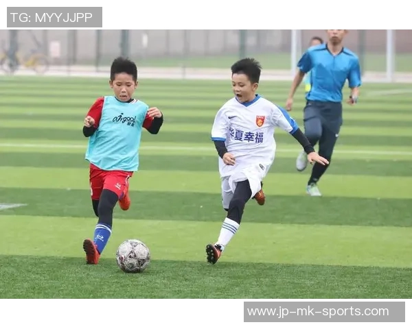 广东足球名将的辉煌历程与对中国足球发展的深远影响 广东足球名将的辉煌历程与对中国足球发展的深远影响